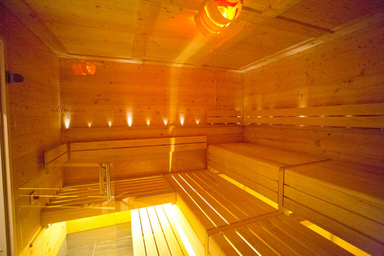 berghotel-tirol-almhuette-02