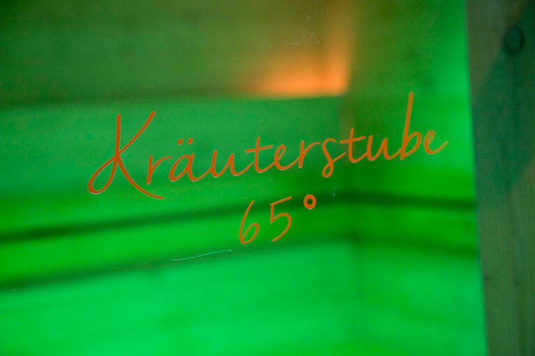 berghotel-tirol-infrarot-kraeuterstube